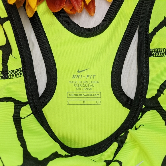 SOLD!! Nike Pro Neon Yellow/Green Sports Bra S - Picture 5 of 6